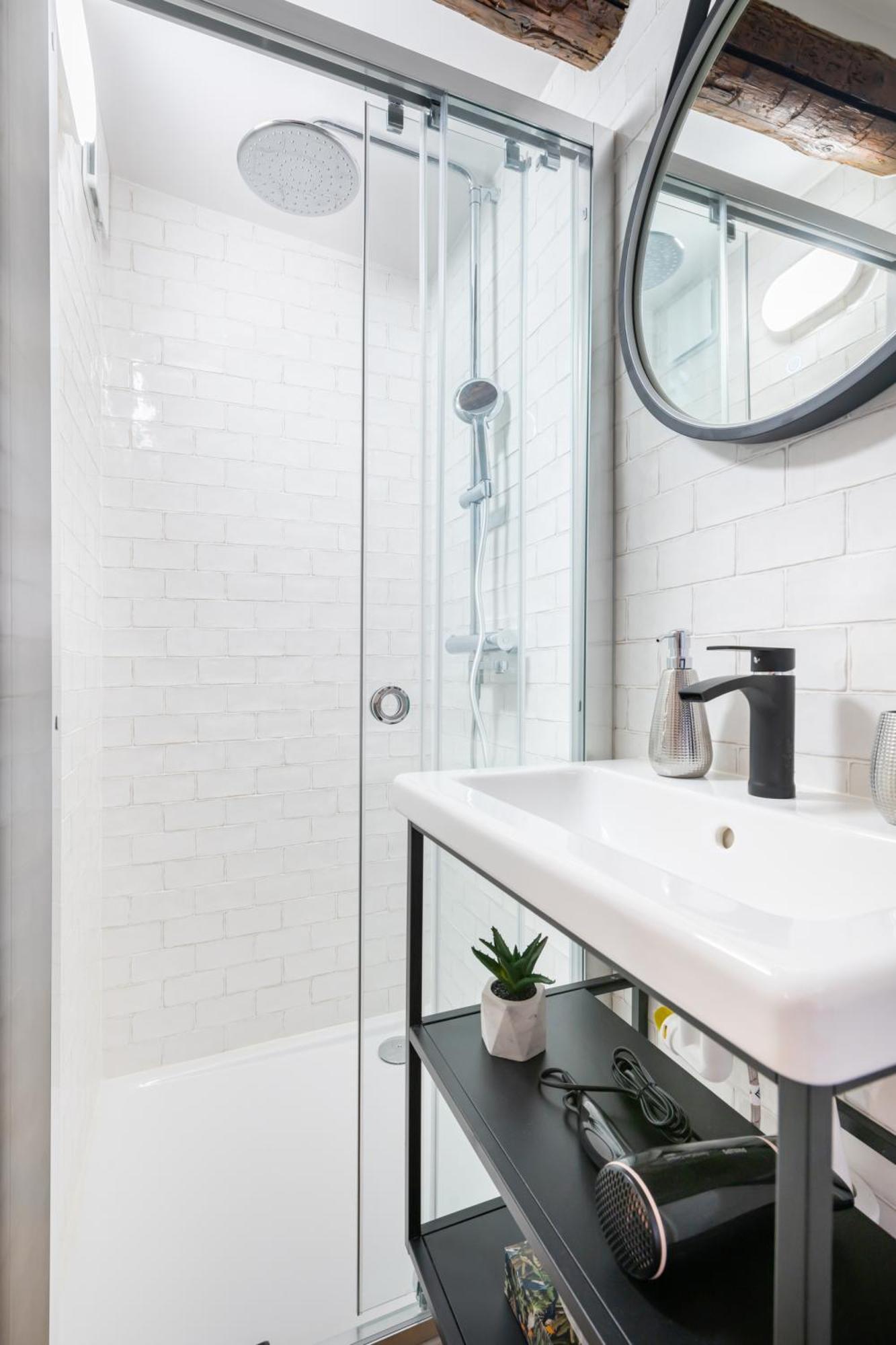 Lou Baou - Calme - Lumineux - Wifi Apartment Gardanne Phòng bức ảnh